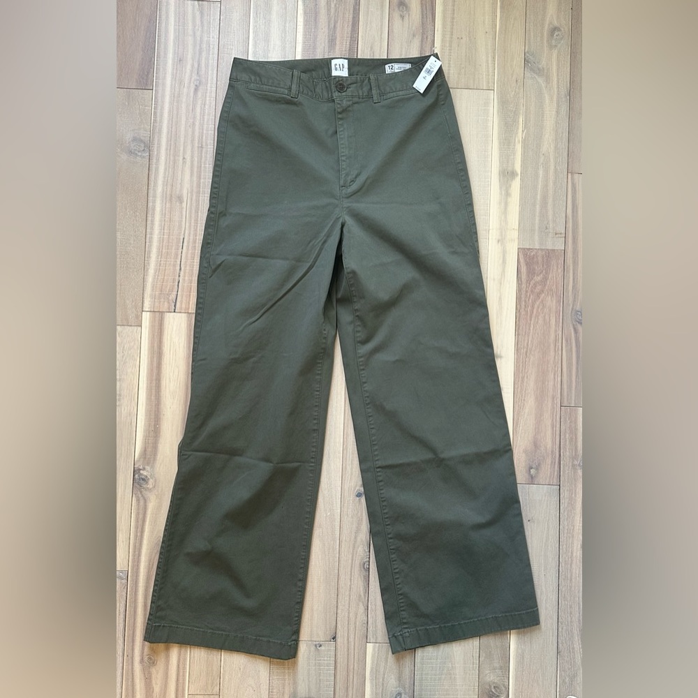 *NWT GAP High Rise Stride Ankle Wideleg Khakis